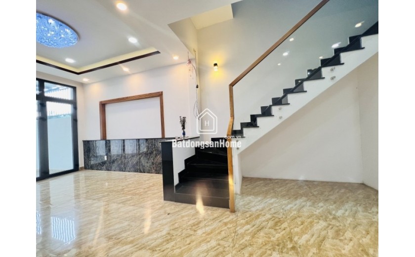 Bán nhà 3 tầng 85m2 , đường số 9, Linh Xuân, Thủ Đức, TP HCM - Sổ hồng, giá 6,15  tỷ. Liên hệ 0933125879.