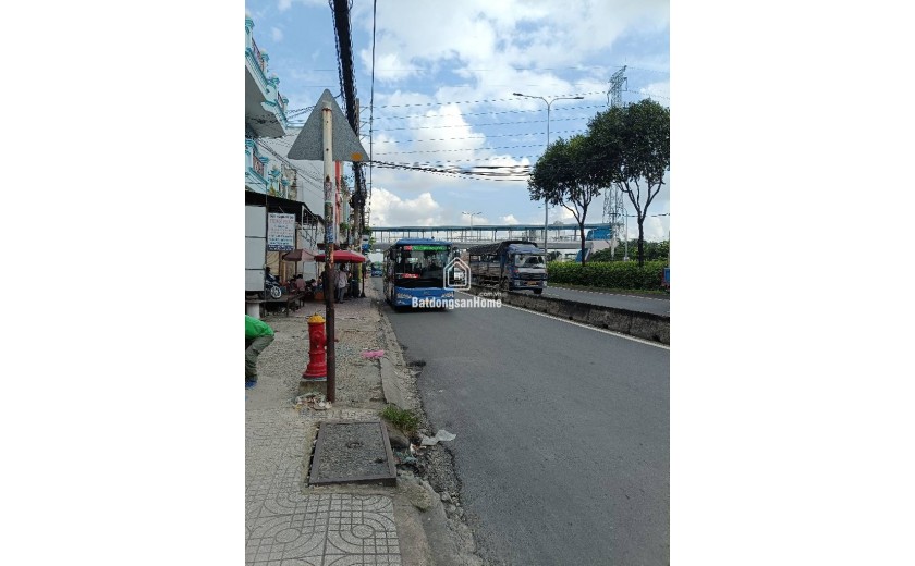 Bán nhà Măt Tiền  Q.12, Trung Mỹ Tây, QL22, 180m2, 3 tầng, 4PN