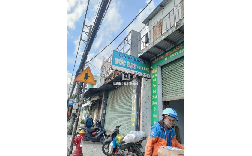 Bán nhà Măt Tiền  Q.12, Trung Mỹ Tây, QL22, 180m2, 3 tầng, 4PN