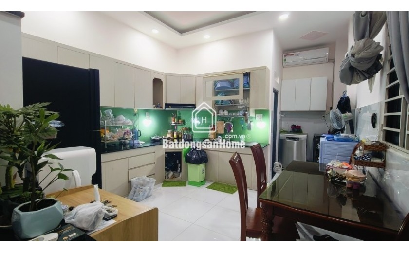 Bán nhà đường 109, Phước Long B, Q.9, Hồ Chí Minh, 4 tầng, 4PN, 3WC, diện tích 60m2, giá 6,69 tỷ, sổ hồng. 0933125879.