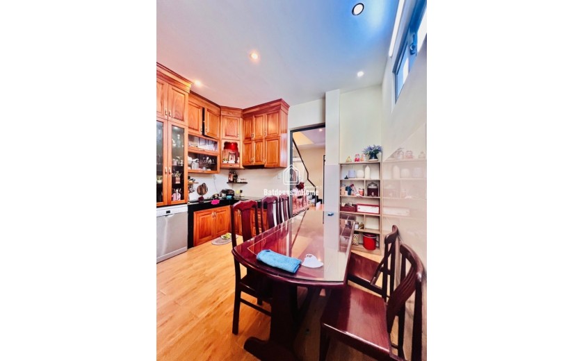 Bán nhà đường Số 6, Phường  Linh Tây, Thủ Đức, TP HCM. DT 72m2, SH, 7.99  tỷ. LH: 0933125879