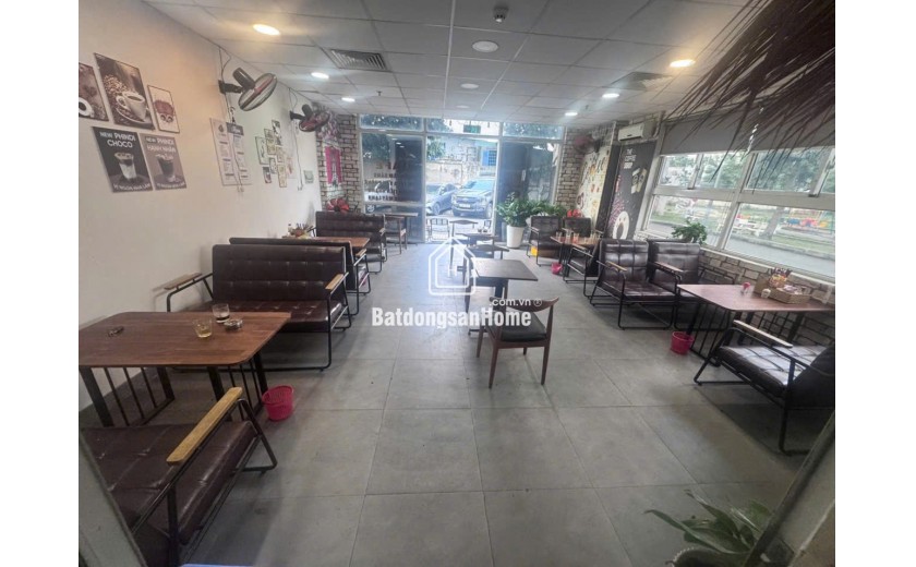 Do Em bận công việc không kinh doanh tiếp được nên sang lại quán CF