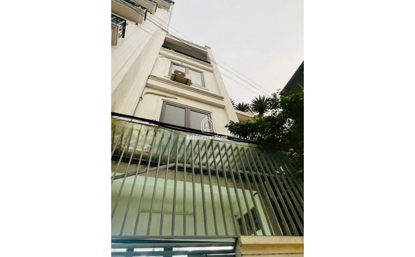 Cần Tiền BánNhà Đẹp Ô TÔ Đỗ Cổng, 50 met * 4 Tầng. Nhỉnh 8 Tỷ – Gần Đại Mỗ LH 0972078667