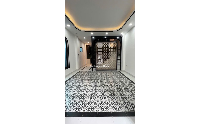 NHÀ MỚI HOÀN THIỆN – THANG MÁY CHẠY VÙ VÙ – KẾ CẬN QUẦN THỂ VINHOMES Alo 0972.078.667