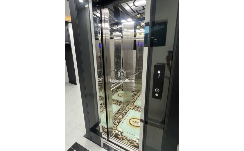 NHÀ MỚI HOÀN THIỆN – THANG MÁY CHẠY VÙ VÙ – KẾ CẬN QUẦN THỂ VINHOMES Alo 0972.078.667