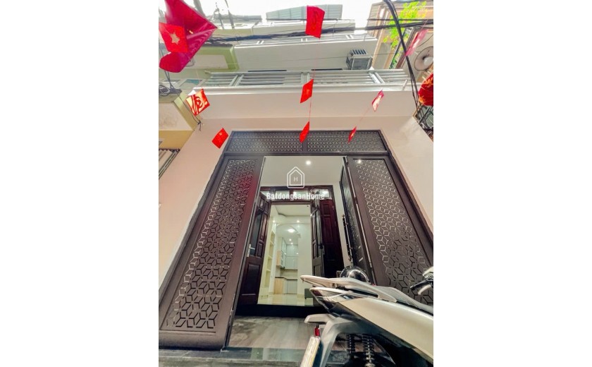 BánNhà Đẹp Ô TÔ Đỗ Cổng, 50  met * 4 Tầng. Nhỉnh 10 Tỷ – Ở Phố Trung Văn LH 0972078667