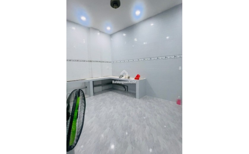 Bán nhà 3 tầng 130m2 ở đường số 6, Phường Linh Trung, Thủ Đức, TP HCM. Giá 10,15  tỷ, sổ hồng đầy đủ, liên hệ 0933125879.