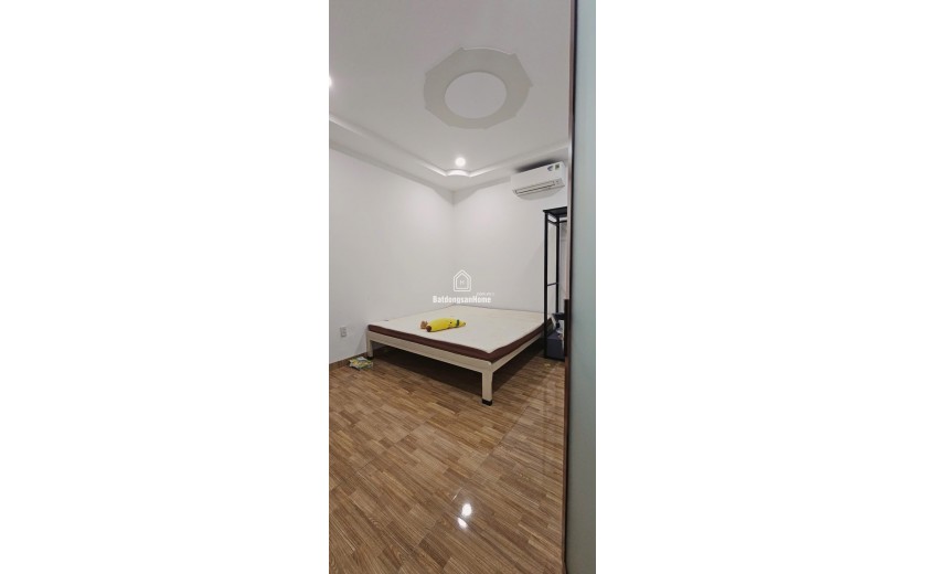 Bán nhà  đường Số 13, Linh Xuân, TP HCM. DT 100m2, 2 tầng, 3PN, SH, 6.8 tỷ. LH: 0933125879
