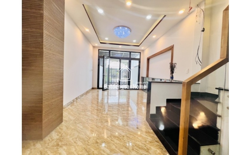 Bán nhà 3 tầng 85m2 , đường số 9, Linh Xuân, Thủ Đức, TP HCM - Sổ hồng, giá 6,15  tỷ. Liên hệ 0933125879.