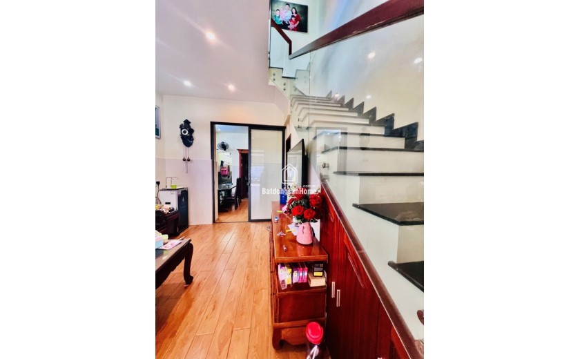 Bán nhà đường Số 6, Phường  Linh Tây, Thủ Đức, TP HCM. DT 72m2, SH, 7.99  tỷ. LH: 0933125879