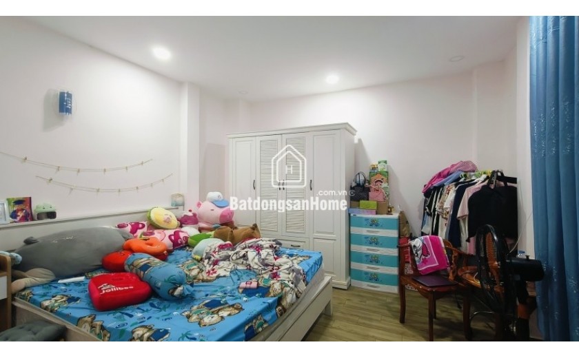 Bán nhà đường 109, Phước Long B, Q.9, Hồ Chí Minh, 4 tầng, 4PN, 3WC, diện tích 60m2, giá 6,69 tỷ, sổ hồng. 0933125879.