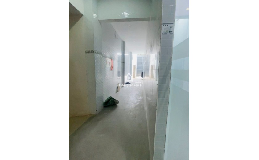 Bán nhà 3 tầng 130m2 ở đường số 6, Phường Linh Trung, Thủ Đức, TP HCM. Giá 10,15  tỷ, sổ hồng đầy đủ, liên hệ 0933125879.