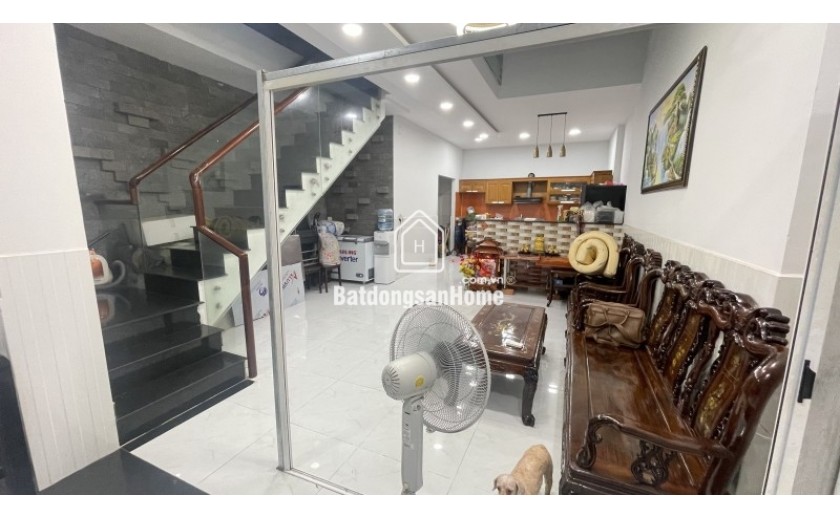 Bán nhà  Hiệp Bình Chánh, đường Số 9, Thủ Đức, TP HCM. DT 5x18m, 3 tầng, 3PN, SH, 8.7 tỷ.