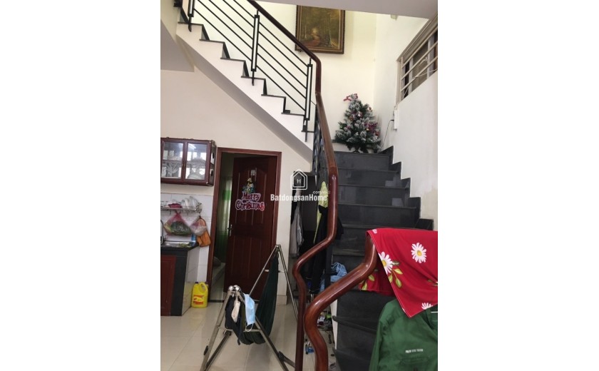 Bán nhà đường Hồ Bá Phấn, Phước Long A, 9, TP HCM. DT 130m2, 2 tầng, 4PN, giá 9,8 tỷ, sổ hồng. Liên hệ 0933125879.