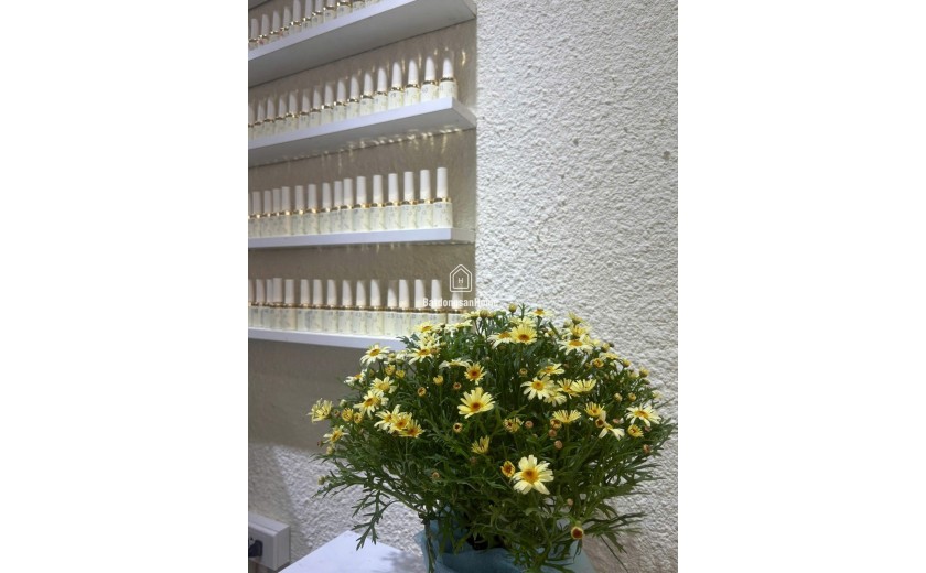 Do chuyển về quận 9 ở lên bt xa quá nên mình sang lại mặt bằng không sang đồ nghề