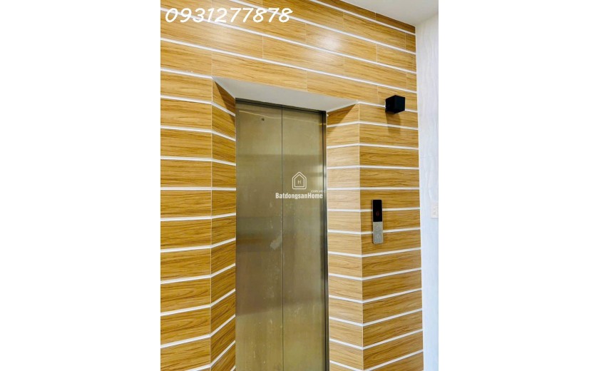 PHẨM XE HƠI NGỦ THANG MÁY XỊN XÒ TRONG NHÀ PHÂN KHÚC  TREN 7 TỎI