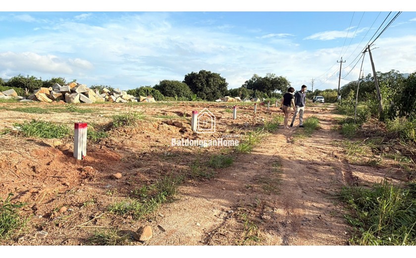 Bán đất thổ cư đôi diện cụm cônng nghiệp suối dầu tại cam tâm khánh hoà. 128m2 giáng 830tr full thổ cư zalO79-53.53.53O