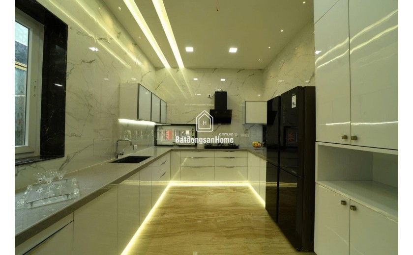 Vip!Mặt phố Ngọc Thuỵ,đường 4 làn ô tô tránh,60M,8 tầng,MT 4.5M,KD đỉnh, vỉa hè,,hơn 27 tỷ