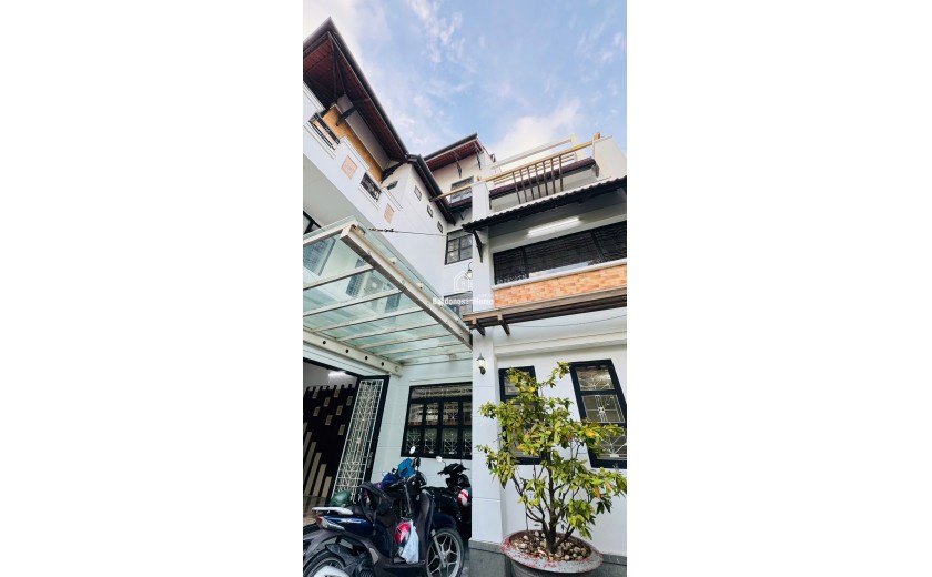 CHO THUÊ BIỆT THỰ INDOCHINA – P.10, Q.6 (Bình Phú, TP.HCM)