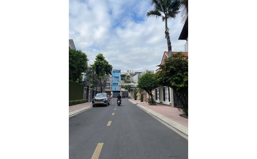 BÁN 3 NỀN ĐẸP NGANG 12M – ĐỐI DIỆN CÔNG VIÊN – GIÁ CHỈ 13.5 TỶ/NỀN