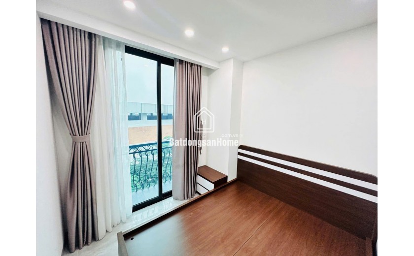 CCMN KIM GIANG – 7 TẦNG THANG MÁY – 11 PHÒNG – FULL ĐỒ 65m2 mt 5.2m Giá 23.5 tỷ