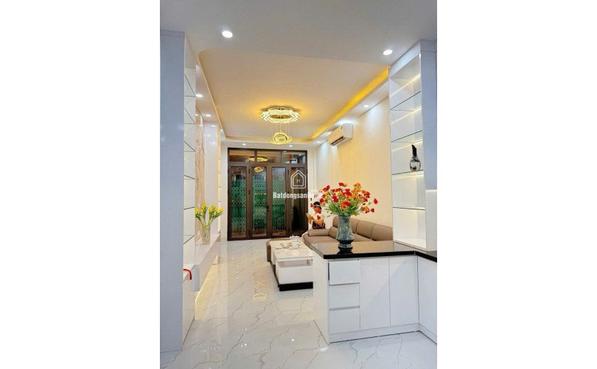 NGUYỄN PHÚC LAI - NHÀ MỚI 5 TẦNG THANG MÁY - DT 39m2 5 tầng mt 3.4m Giá 12.6 tỷ