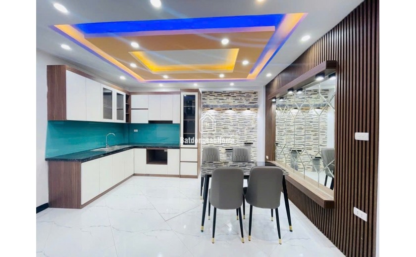 HIẾM HÓT!!- NHÀ ĐẠI ÁNG GẦN HỒ ĐIỀU HOÀ - GẦN NHIỀU TIỆN ÍCH - Ở SƯỚNG