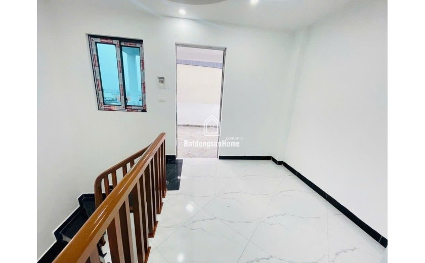 HIẾM HÓT!!- NHÀ ĐẠI ÁNG GẦN HỒ ĐIỀU HOÀ - GẦN NHIỀU TIỆN ÍCH - Ở SƯỚNG