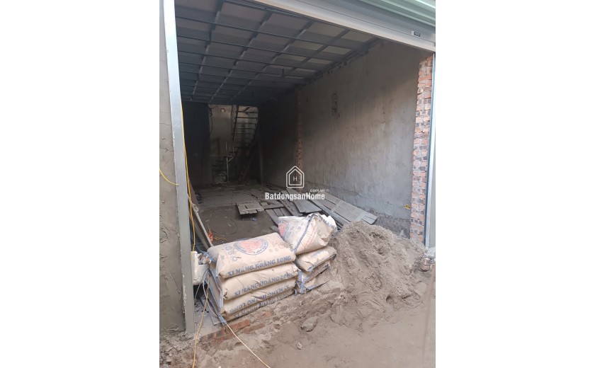 Chính chủ bán nhà 2 tầng 36m phố Bùi Huy Bích, ô tô đỗ cửa, ngay đường lớn