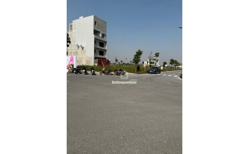 BÁN ĐẤT GẦN SIÊU DỰ ÁN THÀNH PHỐ THÔNG MINH 105M2 ĐẤU GIÁ LỄ PHÁP GIÁ CHỈ 21.9 TỶ