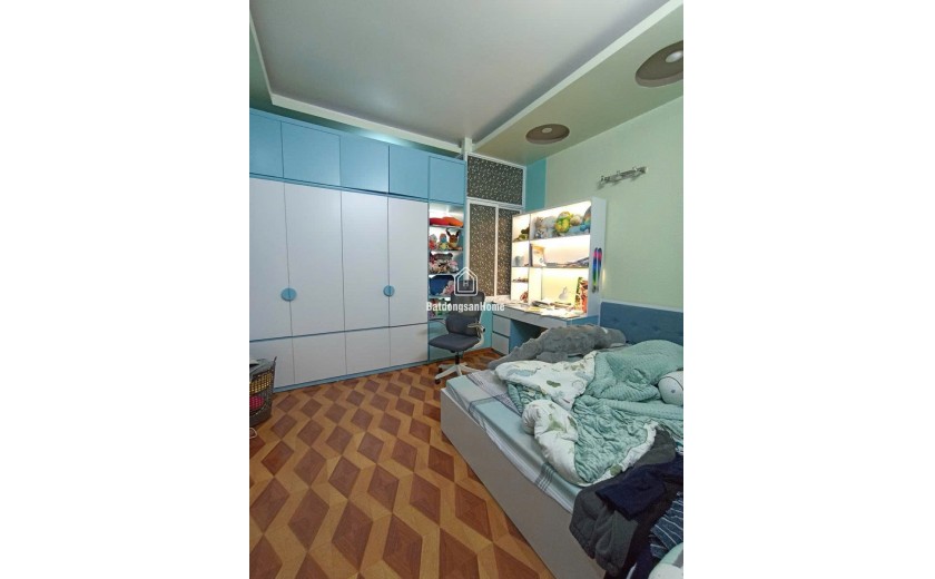 CỰ LỘC - Ô TÔ KINH DOANH NHÀ ĐẸP - NGÕ THÔNG - 53m2 6 tầng mặt tiền 4m Giá 23.5 tỷ