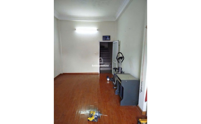 ĐƯỜNG LÁNG - TRƯỚC NHÀ RỘNG - KD NHỎ - Dt 42m2 4 tầng mặt tiền 3.6m Giá 9.5 tỷ