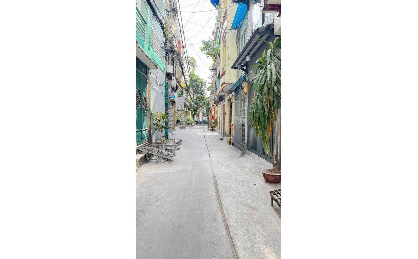 Quận 1 - Giáp Trần Hưng Đạo - Hẻm Xe Hơi LT - Gần Mặt Tiền  - Nhỉnh 6 Tỷ