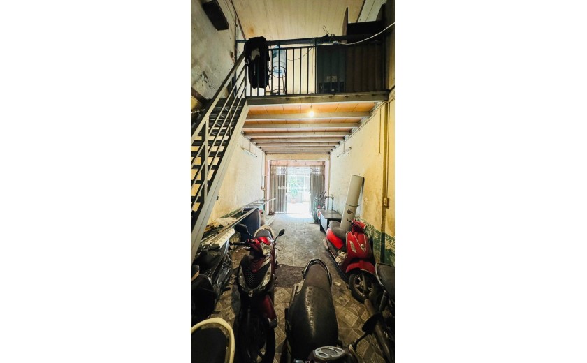 Quận 1 - Giáp Trần Hưng Đạo - Hẻm Xe Hơi LT - Gần Mặt Tiền  - Nhỉnh 6 Tỷ