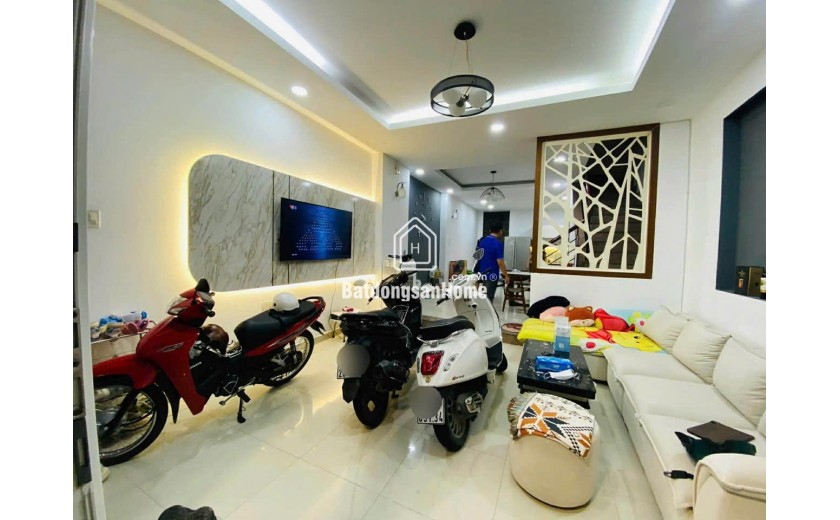 HXH quay đầu - Lâm Văn Bền - Quận 7 - 77m2 - 2 tầng - 8.55 tỷ