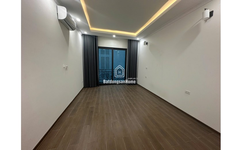 BÁN NHÀ BÁT KHỐI LONG BIÊN DT 54M2 VÀI BƯỚC RA Ô TÔ TRÁNH THOÁNG MÁT Ở SƯỚNG