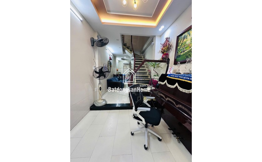 bán nhà HXH Quận 1 Trần Hưng Đạo, 3 tầng mới đẹp, 3PN, giá nhỉnh 5 tỷ