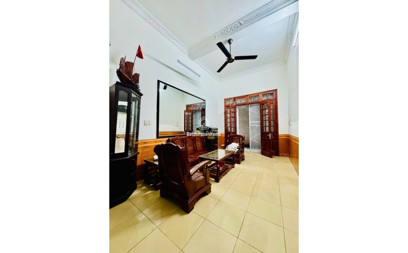 NGUYỄN LƯƠNG BẰNG - NHÀ DÂN GẦN PHỐ Diện Tích 60m2 3 tầng mặt tiền 3.5m Giá 15.5 tỷ