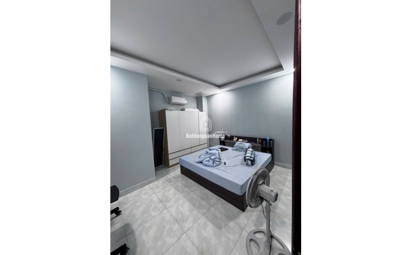 Bán nhà 3 tầng đường 109,  Phước Long B, Q.9, Hồ Chí Minh, diện tích 96m2, giá 8,45  tỷ, sổ hồng. Liên hệ 0933125879.