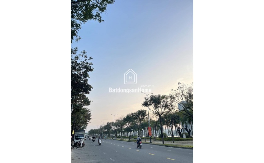 Bán mặt tiền Trần Hưng Đạo 250m2, ngang 10m, sát Cầu Sông Hàn, giá 85 tỷ