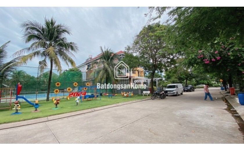 Bán Biệt Thự đường số 1, Hiệp Bình Phước, Thủ Đức, TP HCM. DT 225 m2, 4 tầng, 6PN. Giá 15.9 Tỷ,