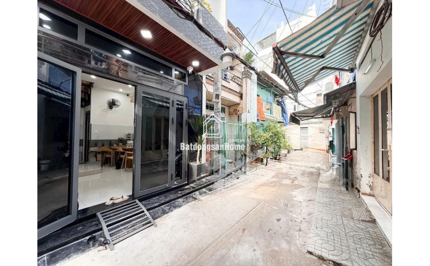 MỚI ĐẸP 100% Ở NGAY- Full Nội Thất 3 TẦNG Ngang 3.6m Nở Hậu –Gần MT Nguyễn Tri Phương 4 Tỷ Xíu