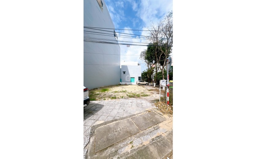 Bán lô góc 2 mặt tiền Lý Đạo Thành 162m2 ngang 8,5m giá 17,9 tỷ