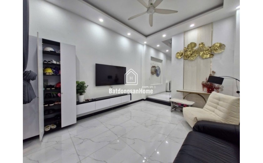 Bán nhà đườg số 8, Phường Linh Xuân, Thủ Đức, TP HCM. DT 92m2, 3 tầng, Giá 7.7 tỷ, Sổ Hồng - 0933125879