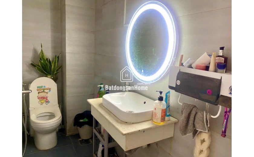 Bán nhà 3 tầng đường số 10, Hiệp Bình Phước, Thủ Đức, TP HCM. DT 77m2, sổ hồng, giá 6,9 tỷ. Liên hệ: 093125879.