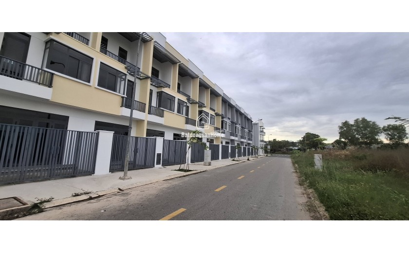 Đừng thuê nhà nữa - 439 triệu sở hữu nhà phố ngay hôm nay