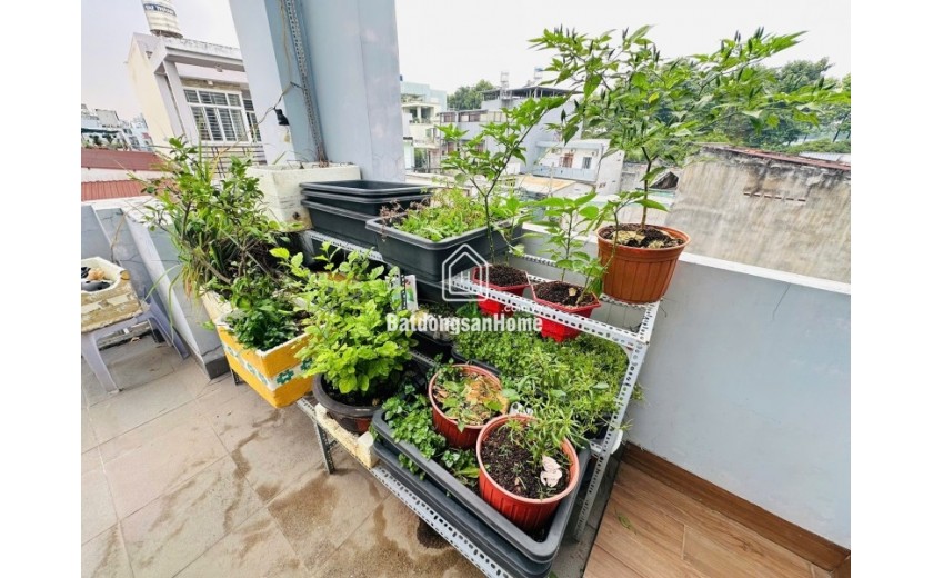 Bán nhà 3 tầng, DT 75m2, Số 7, Linh Trung, Thủ Đức, TP HCM giá 7,89  tỷ, sổ hồng. Liên hệ: 0933125879.