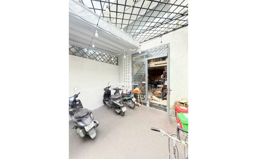 CHDV CMT8 - Quận 10 - 5 tầng - 5 Phòng - 56m2 - 11,8 ty còn TL