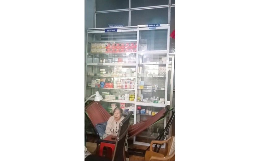 Do có việc về quê nên mình Sang quầy thuốc đã hoạt động 6 năm