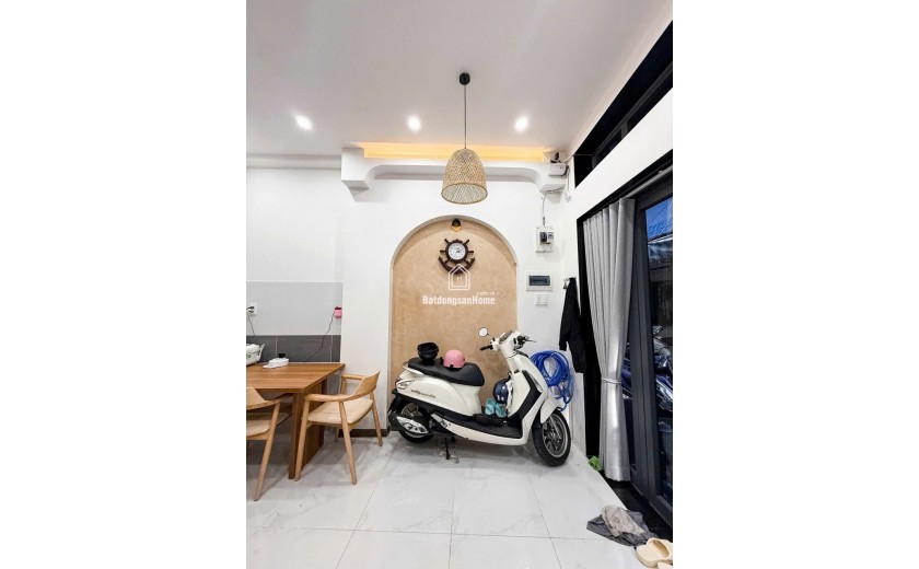 Nguyễn Tri Phương - Quận 10 - Ba gác thông - 3 tầng - 4.8 tỷ